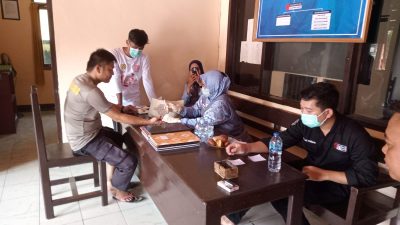 Prioritas Kesehatan Anggota, Polsek Tojo Gandeng Puskesmas Uekuli Gelar Pemeriksaan Gratis