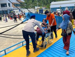 Lewat Progam “Polisi Penolong Masyarakat” Sat Polair Polres Donggala Intensifkan Pengamanan Pelabuhan