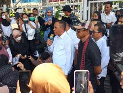 Tuntut Hak Gaji, Ratusan PPPK Asal Donggala Demo di Kantor Gubernur Sulteng