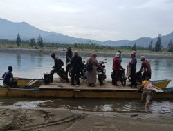 Perahu Katinting, Jembatan Harapan Warga Bongka Menyusuri Sungai Demi Bertahan Hidup