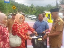 Ramadan Penuh Berkah, Kecamatan Sausu Tebar 250 Paket Takjil untuk Warga